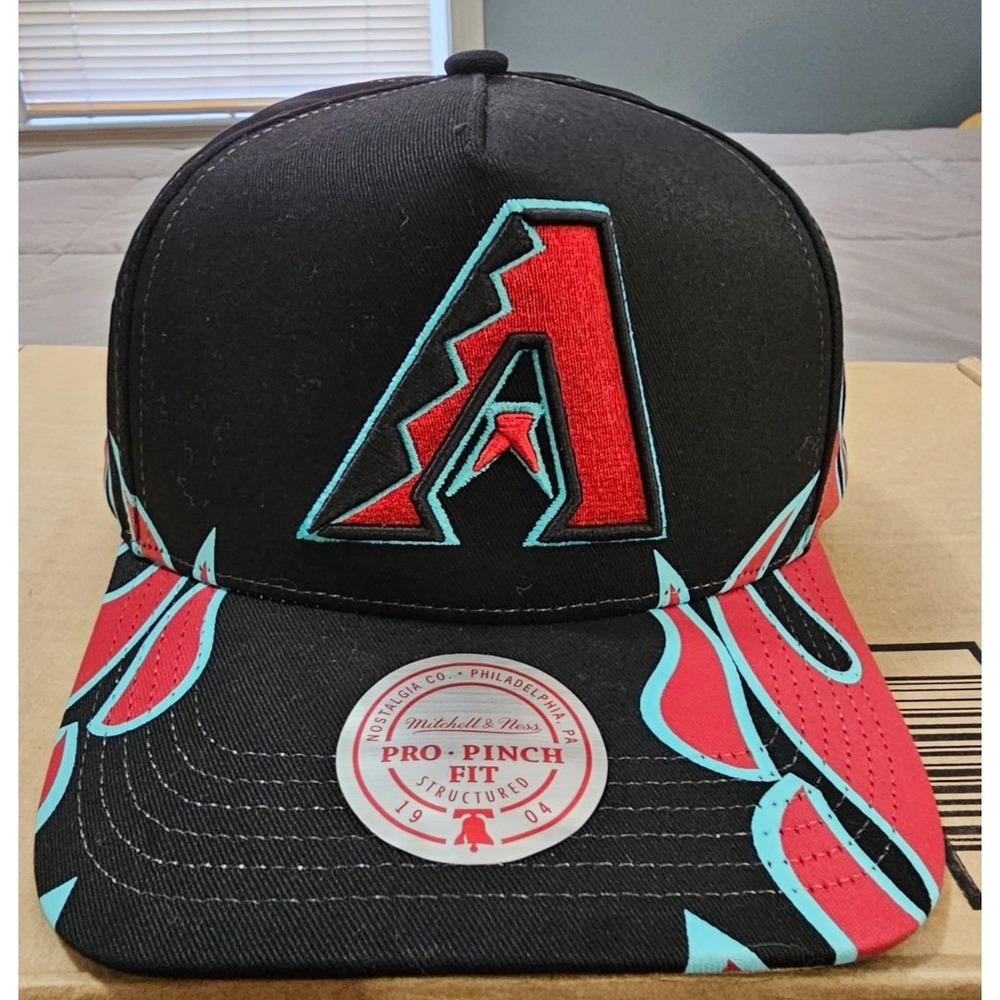 Mitchell & Ness® Arizona Diamondbacks Hot Head™ Pro Pinch™ Snapback Cap